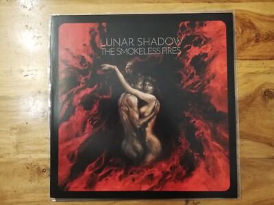 Lunar Shadow Smokeless Fire Vinyl Red mit Black Splatter