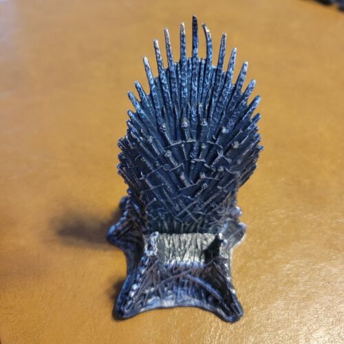 Monopoly Game Of Thrones Adult Board Game Replacement Piece Token THRONE Plastic - Picture 1 of 2