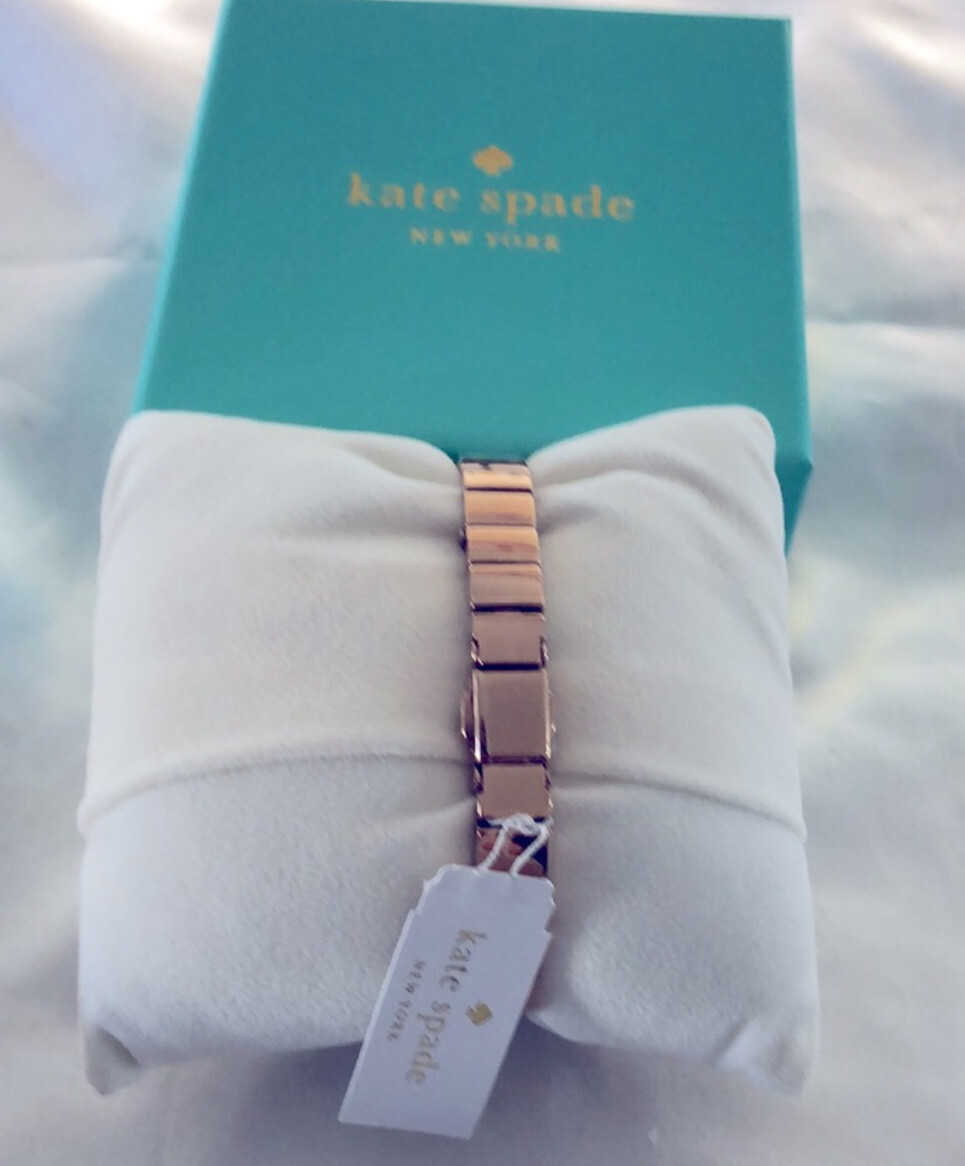Kate Spade Hollis White And Rose Gold Enamel Heart Bangle  display picture 1