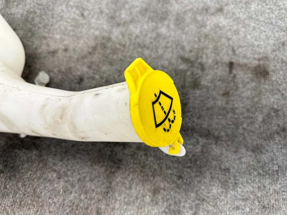 DODGE CHARGER R/T SCAT PACK 12-23 OEM WINDSHEILD LAVADORA LIMPADOR TANQUE RESERVATÓRIO - Imagem 2 de 4