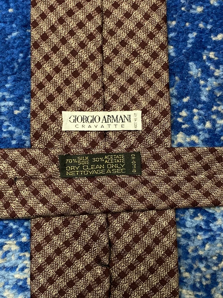 Corbata de seda vintage Giorgio Armani borgoña topo tejida sesgada a cuadros Italia Foto 4 de 4