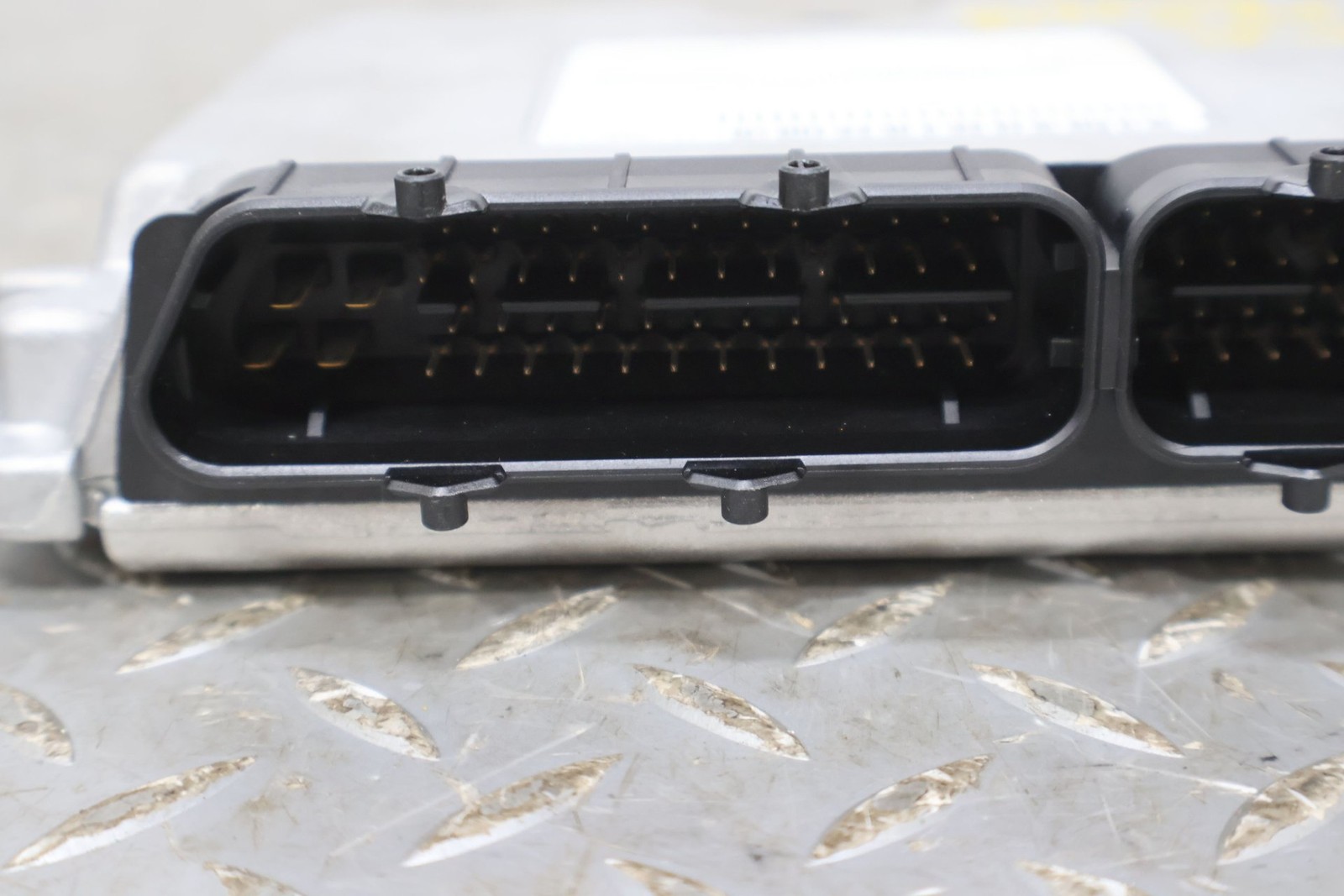 Aston Martin V8 Vantage Transmission control module P/N 9G337E453AD