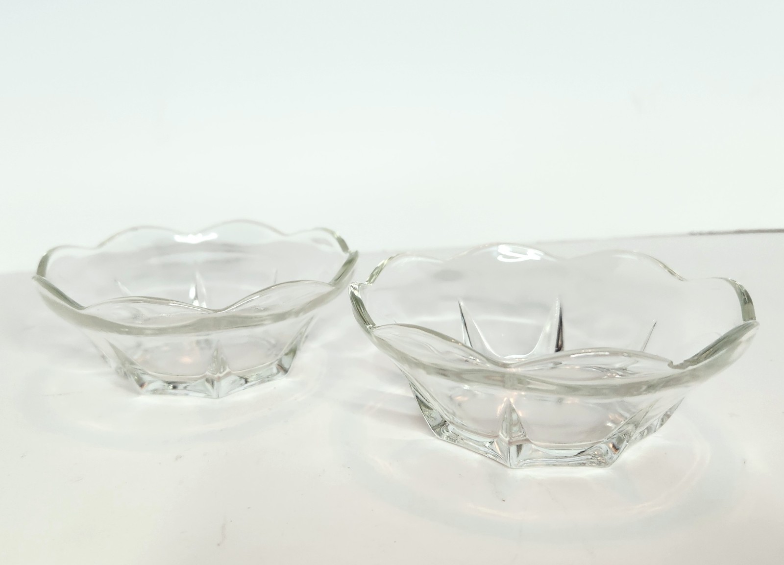 Vintage 2 Anchor Hocking Scalloped Edge Dessert Berry Bowls Clear glass 4.5"