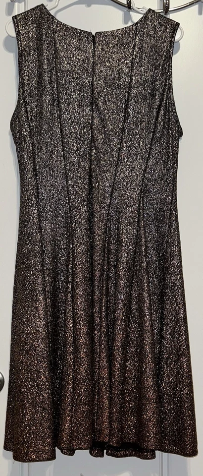 MSK 连衣裙 XL 金属闪光修身喇叭无袖派对鸡尾酒黑色金色 — 第 2/4 张图片