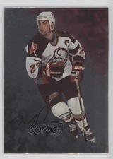 1998-99 ITG Be A Player Silver Auto Michael Peca #12 Auto 2d8