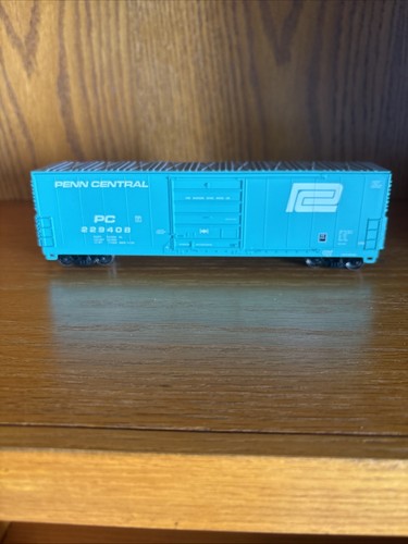 Penn Central HO ESCALA 50' TECHO ALTO BOXCAR #229408 | Zustand: Used
