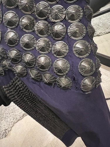‘VINTAGE’ AMANDA WAKELEY AUBERGINE PURPLE HEAVILY EMBELLISHED GOWN WEDDING DRESS - Picture 4 of 24