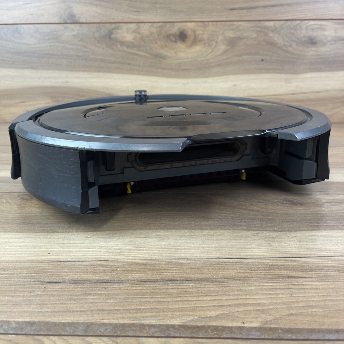 iRobot Roomba 880 Robotic Vacuum Cleaner FOR PARTS - Sold AS