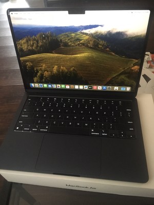 MacBook Air 13-inch 2024 M3 / 16GB RAM / 512GB SSD  Midnight Applecare+ 2027