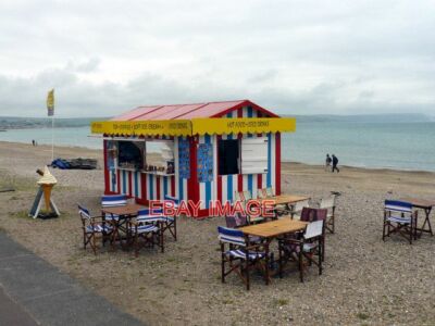 FOTO WEYMOUTH - BEACH CAFE EINES DER VIELEN STRANDCAFÉS DIE ERFRISCHUNGEN BIETEN