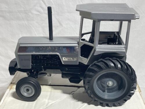 Scale Models 2017 Heritage Collector Ed White Field Boss 2-135 Tractor, 1/16 NIB - Picture 3 of 6