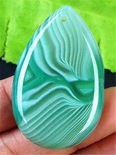 WGV48605 46x28x6mm Green/white Stripes Agate Teardrop Pendant Bead