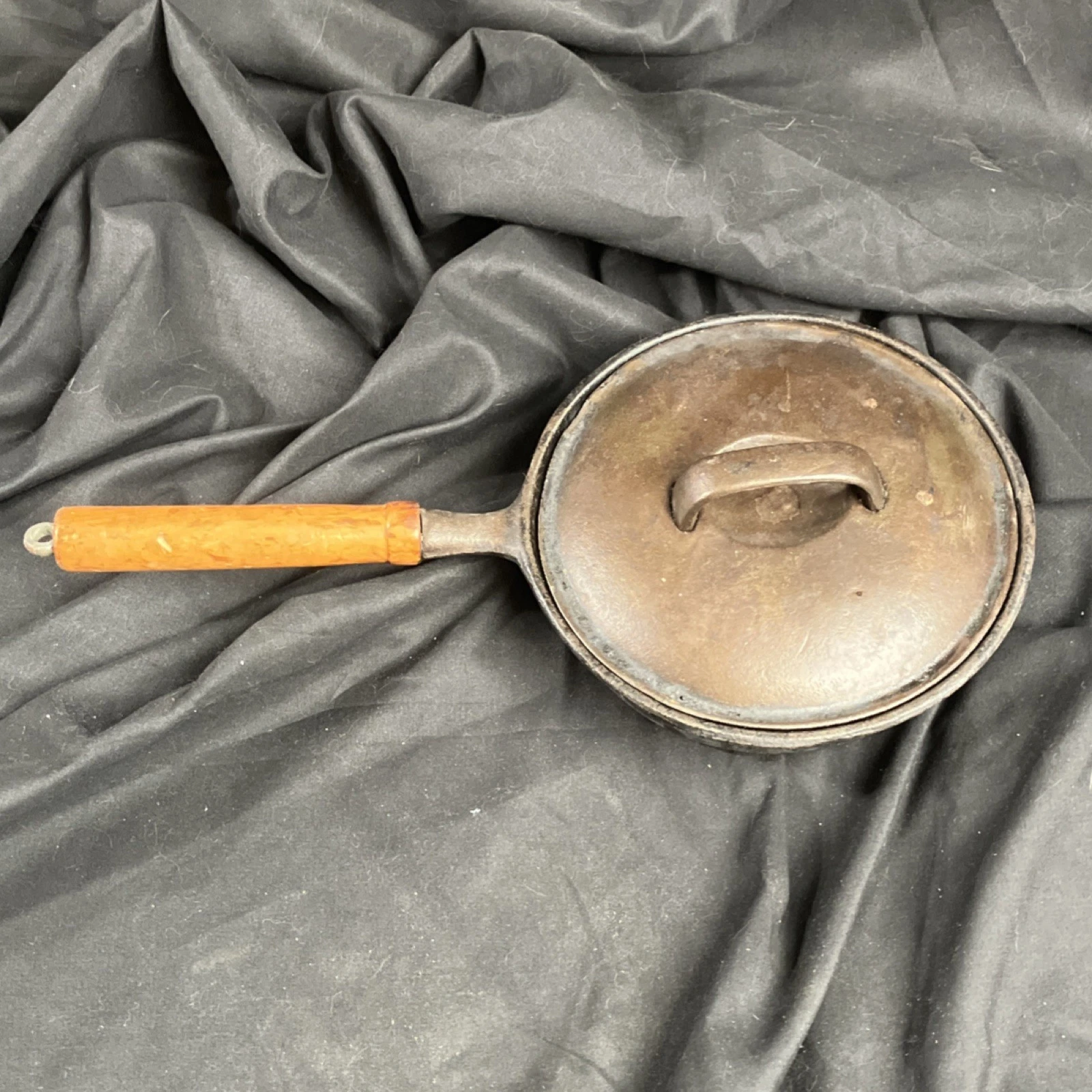Vintage Cast Iron 8in Round Frying Pan Skillet w/ Lid Wood Handle, Taiwan