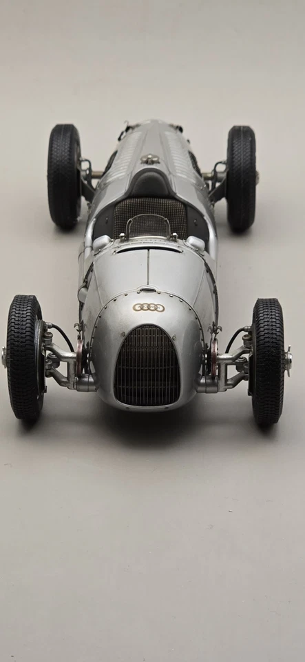 Audi - Auto Union Type C 1936-1937 CMC GmbH Germany/ Maßstab: 1:18/ Silber - Bild 2 von 4