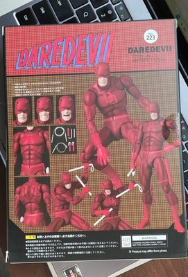 し*ん様 MAFEX No.223 デアデビル マーベルレジェンドフィギュア Amazon.com: MAFEX No.223 DAREDEVIL Daredevil Comic Version, Total