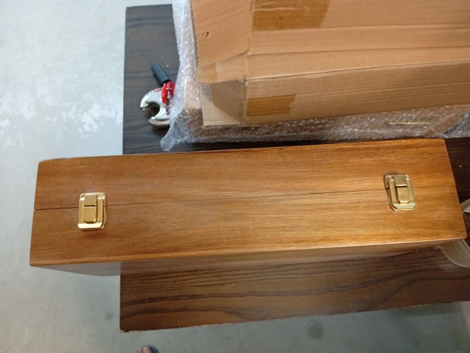 Smith And Wesson Acacia Wood Gun Storage Box - 16X8X4in - BLEMISHED - DSW04 - Image 3 of 4