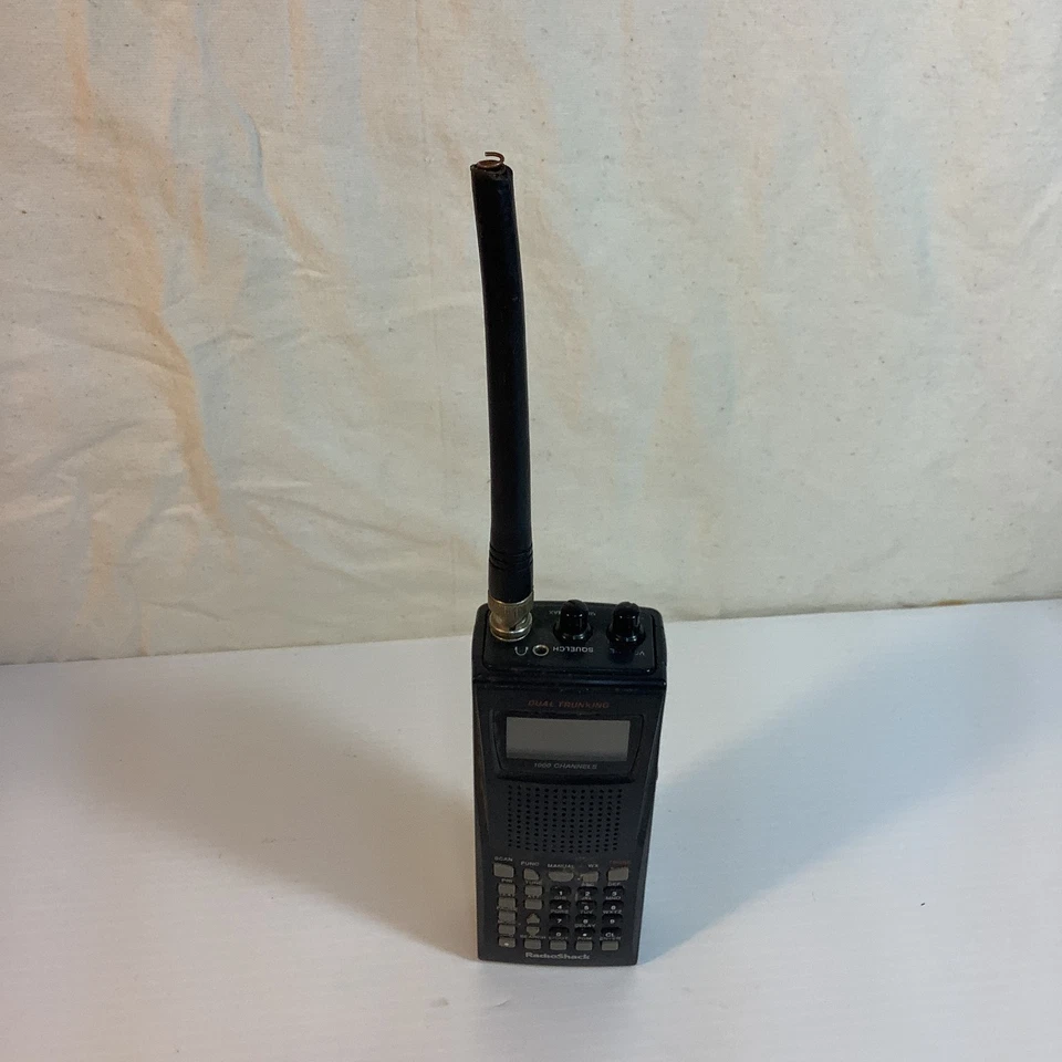 RadioShack PRO-95 20-525 Dual Trunking Handheld Scanner - Image 4 of 4