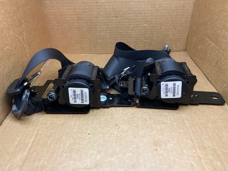 Dodge Charger Chrysler 300 2011-2022 juego de asientos delanteros izquierdo derecho retractor Foto 4 de 4