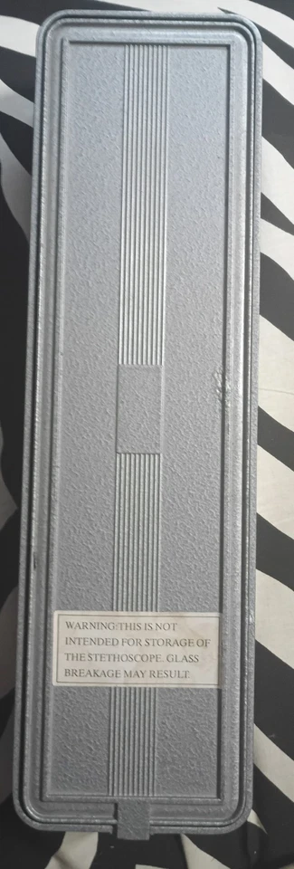 Probador de presión arterial esfigmomanómetro vintage estuche y caja de metal en muy buena condición  Foto 2 de 3