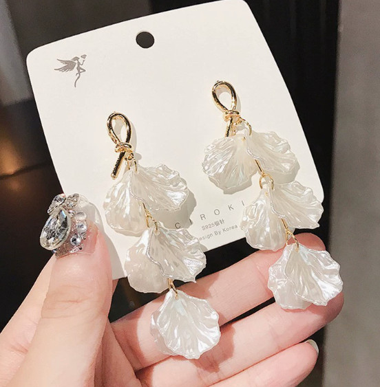 Long tassel shell flower knot earrings
