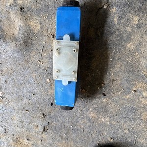 Eaton Vickers DG4V-3-6C-M-U-D6-60 Directional Valve