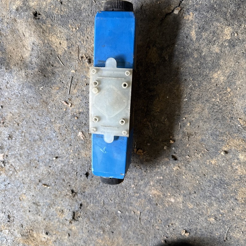 Eaton Vickers DG4V-3-6C-M-U-D6-60 Directional Valve