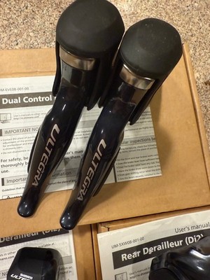Shimano Ultegra 6870 Di2 11 Speed Electronic Rim Brake Road 3Pc
