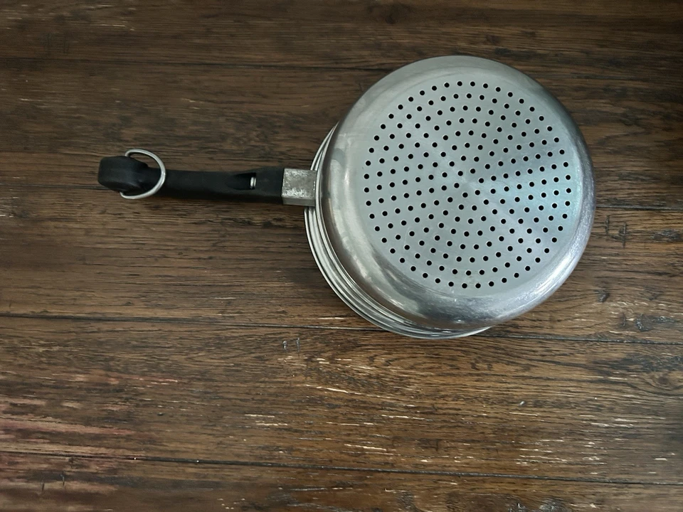 DE COLECCIÓN ENSALAD MASTER 8" ANCHO VAPOR COLADOR INSERTAR SARTÉN Foto 3 de 4