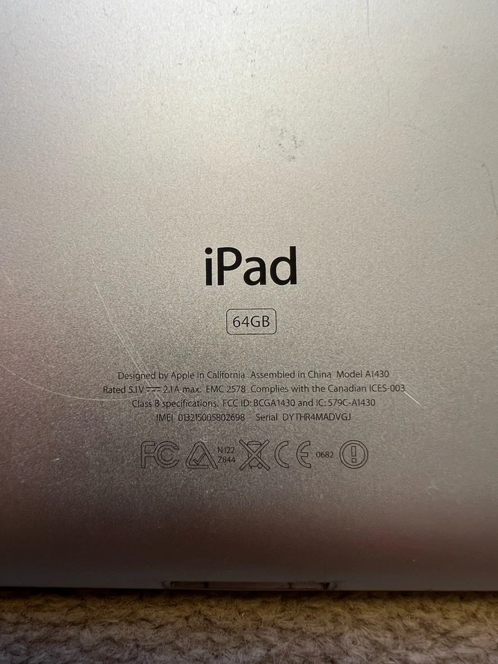 Apple iPad A1430 64GB And Apple iPad A1396 32GB - For Parts - Image 3 of 4