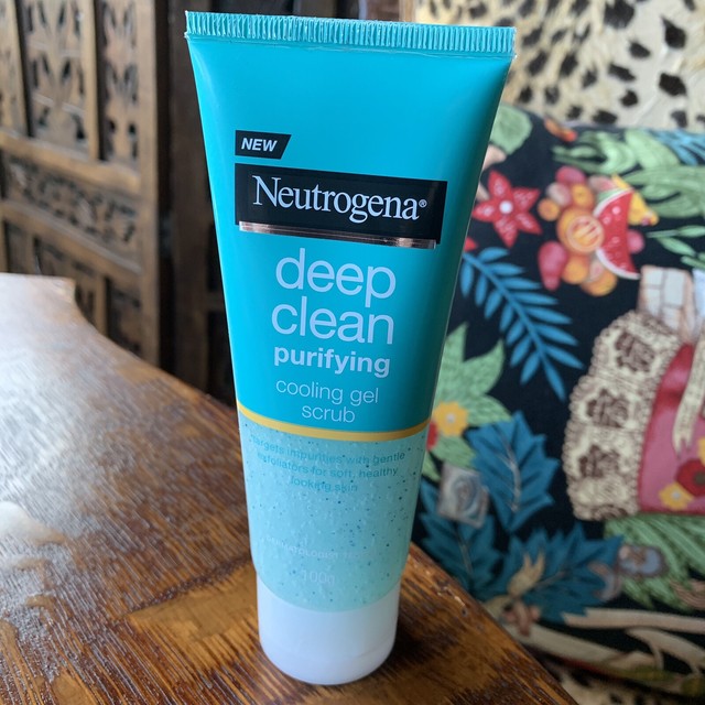 neutrogena cooling scrub