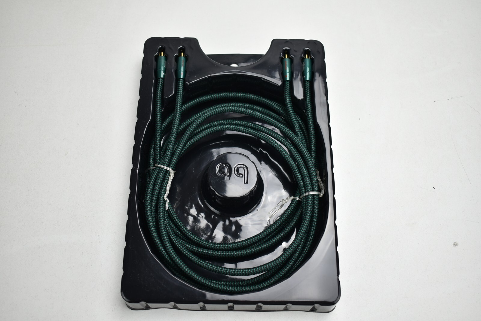 AudioQuest Chicago 2RCA - 2RCA Cable (2.0m), Open Box, Good Condition ...