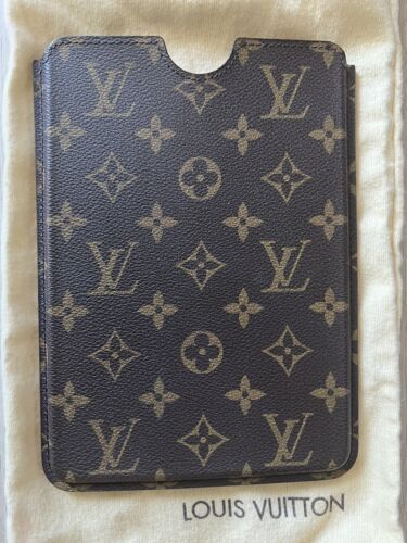 LOUIS VUITTON iPad Cover / Tablet Case Brown Monogram LV LOUIS VUITTON iPad Cover / Tablet Case Brown Monogram LV