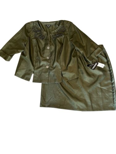 NWT Dana Kay 2PC Women's Green Jacket & Skirt Suit Formal Size 24W