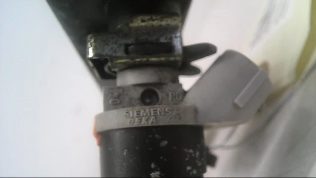 Rampe injection occasion MITSUBISHI COLT VI Phase 1 - 1.1i 75ch - - Imagen 4 de 4