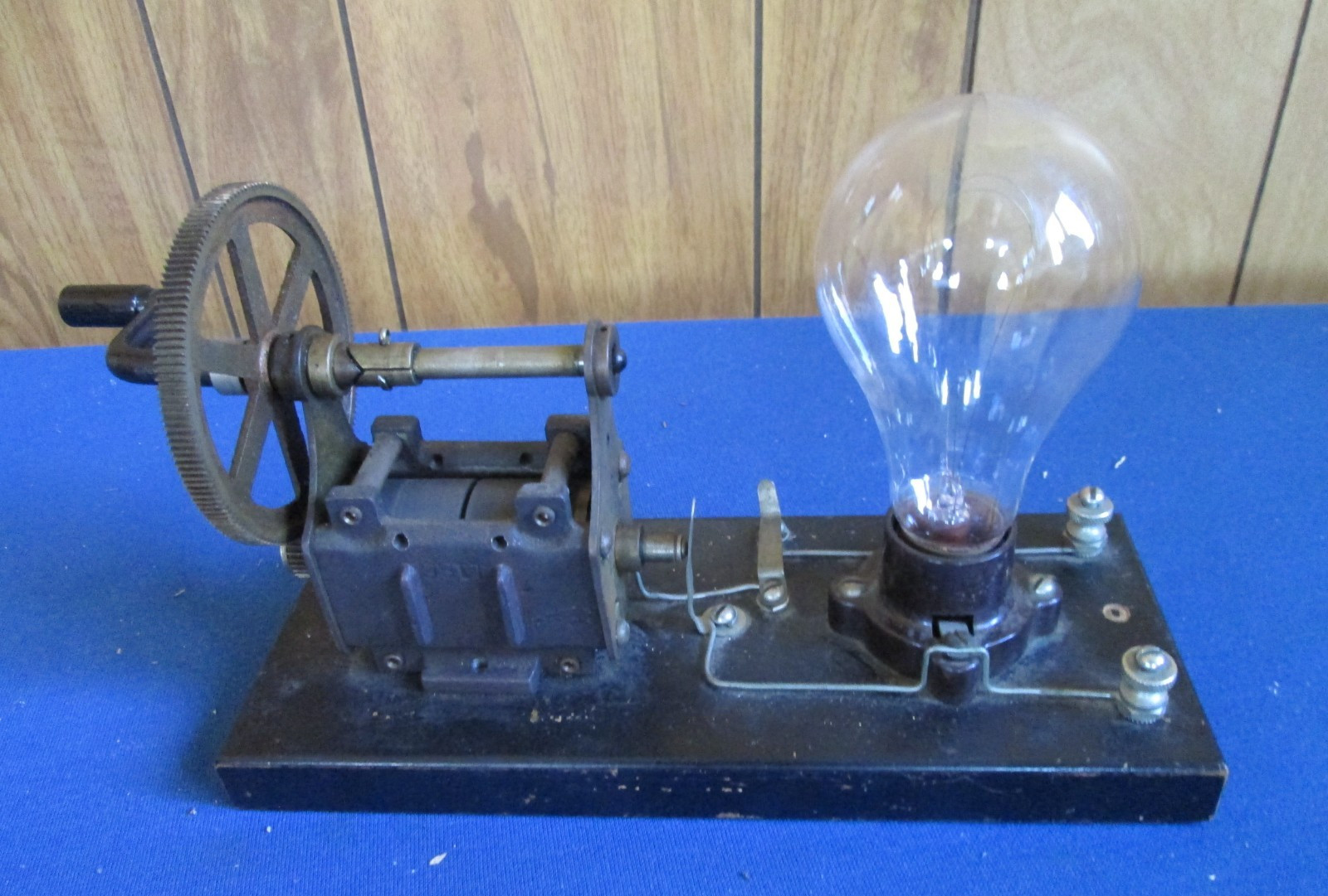 Antique Welch Scientific Hand-cranked Demonstrator Generator