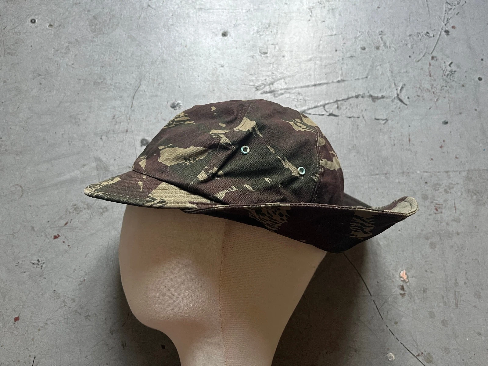 Vintage French Colamtiss Lizard Camo Neck Flap Hunting Hat Cap Made in France XS
