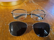 New * Easy clip eyeglass frames and sunglasses clip