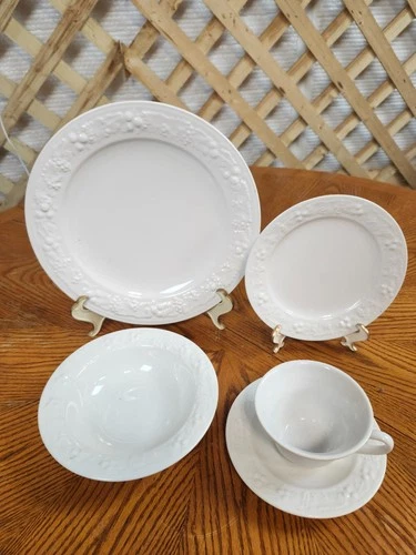 Homer Laughlin White Restaurant Ware Raised Fruit Embosed 5 Piece Place Setting