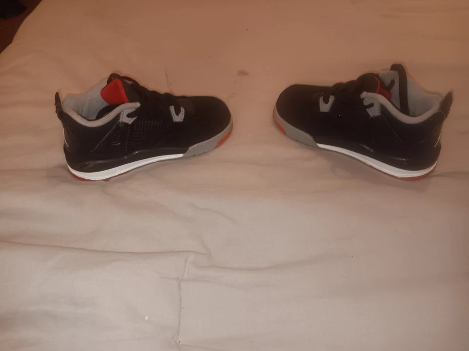 Zapatos para niños Nike Air Jordan 4 IV criados/negros/rojos, talla 10c Foto 2 de 4