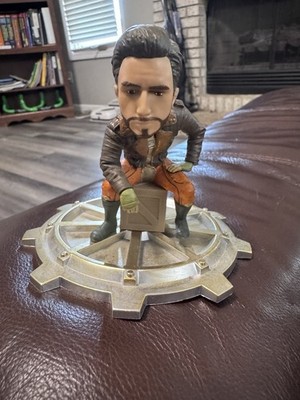 Fallout 4: Paladin Danse Figure: Loot Crate Exclusive. Brotherhood of Steel 
