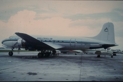 Dia N122AC Douglas C-54D Skymaster Anglersclub 35mm gerahmt OP-L7-16