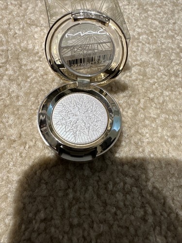 MAC Frostwinked eyeshadow Limited Editon - Picture 3 of 6