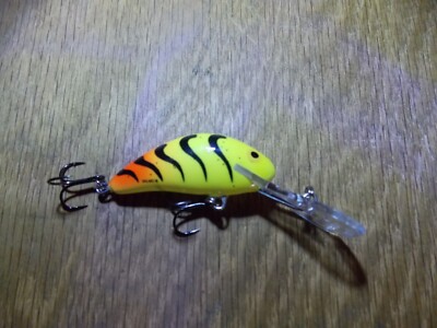 Salmo  HORNET 5 Crankbait RARE Color (HTF)  2'' Body NEVER FISHED 8/26