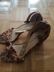 chinese laundry leopard sandals
