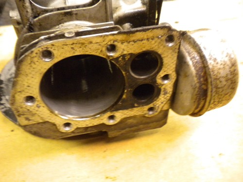 B & S Briggs & Stratton 95902 engine crankcase cases block muffler - Picture 4 of 6