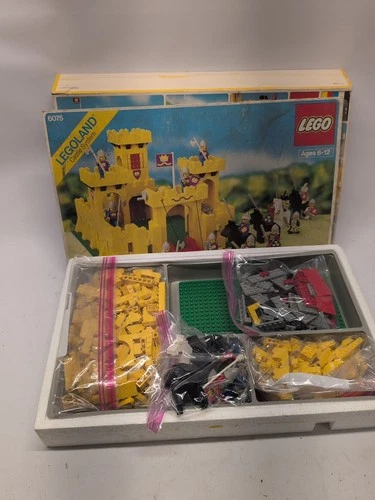 LEGO Vintage 1978 #375/6075 Yellow Castle  with Instructions & Box