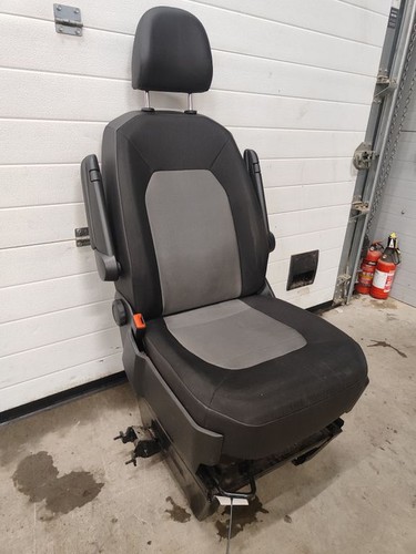 Volkswagen Crafter 2019 LHD Links Fahrersitz MBZ8567