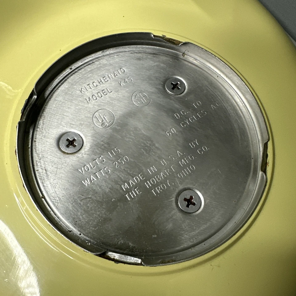 KitchenAid K45 Batidora de Pie Amarilla con Tazón, 3 Accesorios y Molinillo Foto 2 de 4