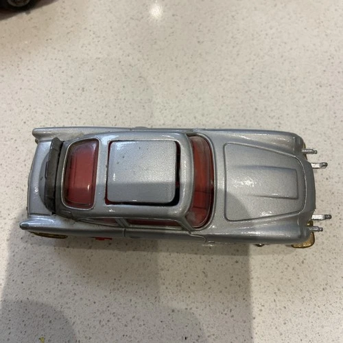 VINTAGE CORGI TOYS JAMES BOND 007 SILVER ASTON MARTIN DB5. WORKING