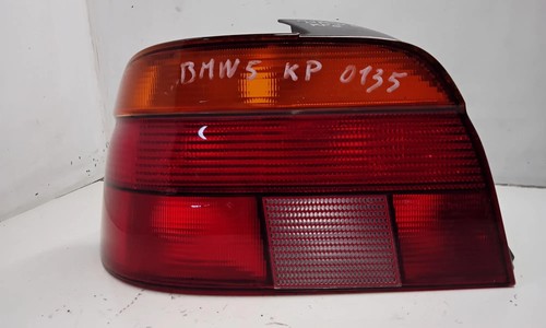 BMW 5 E39 Rücklicht hinten links 8358031 2.30 Petrol 1997 27726383